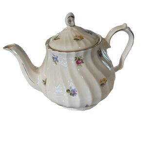 Classic Floral Sadler Teapot. Made in England.